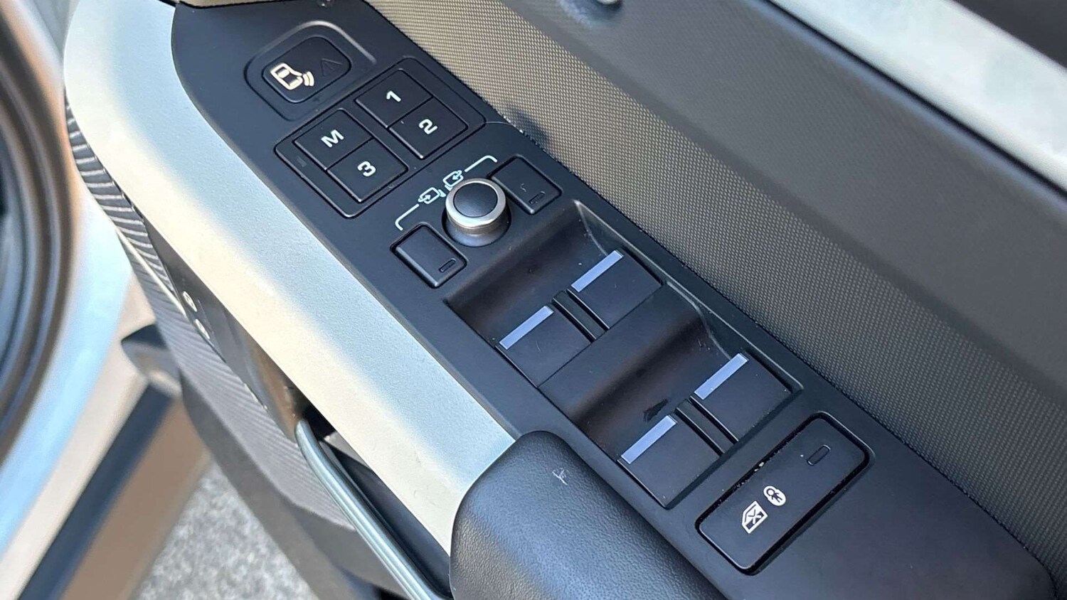 Used Land Rover Defender 2021 for sale - 77741028: Photo 35