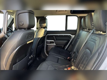 Used Land Rover Defender 2021 for sale - 77741028: Photo