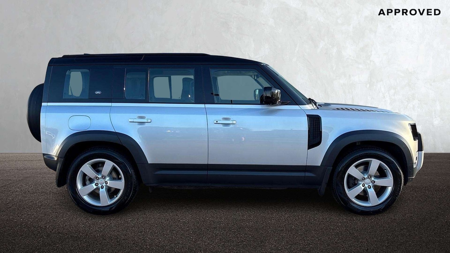 Used Land Rover Defender 2021 for sale - 77741028: Photo 5