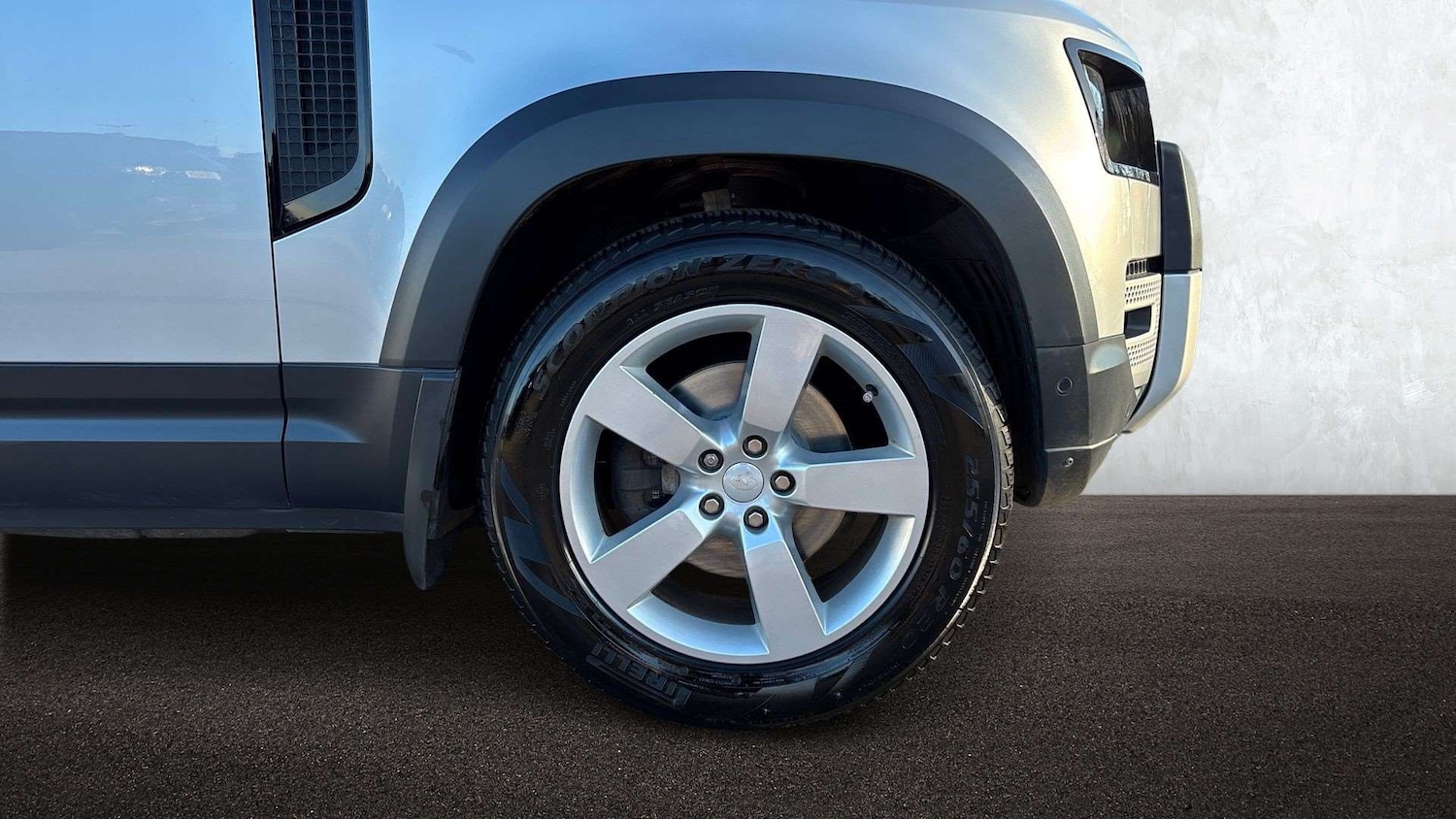 Used Land Rover Defender 2021 for sale - 77741028: Photo 8