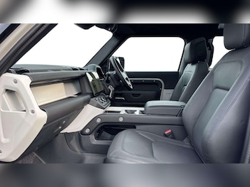 Used Land Rover Defender 2025 for sale - 79065244: Photo