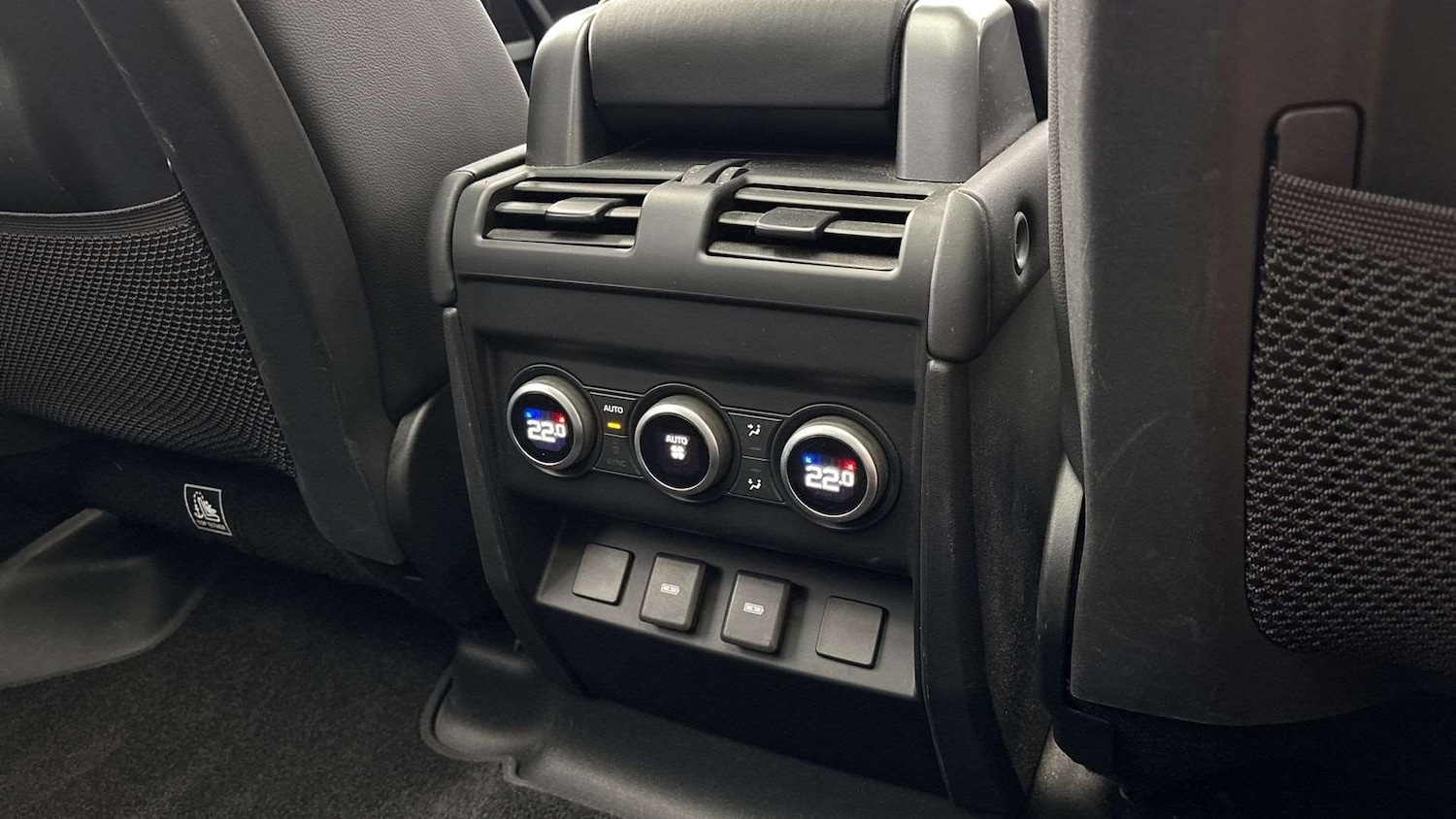 Used Land Rover Defender 2023 for sale - 76515528: Photo 18