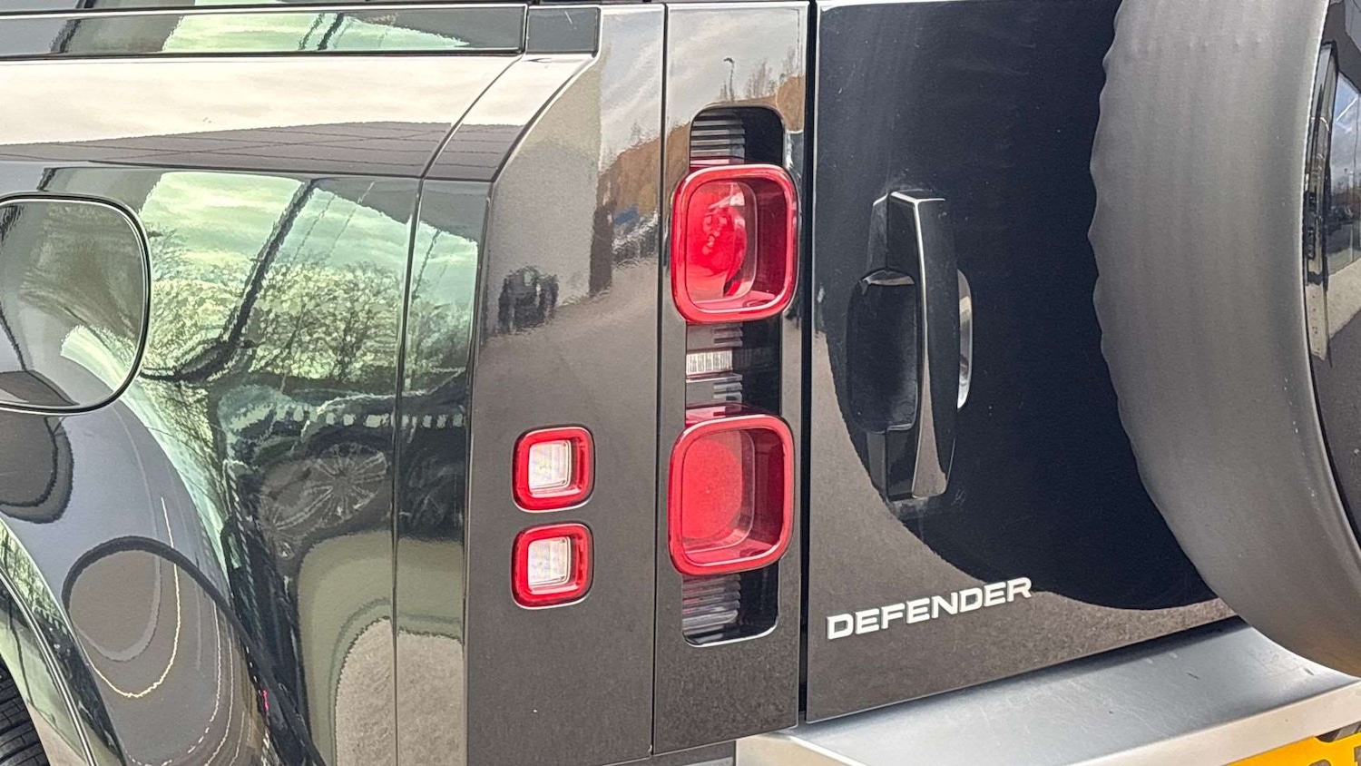 Used Land Rover Defender 2023 for sale - 76515528: Photo 19