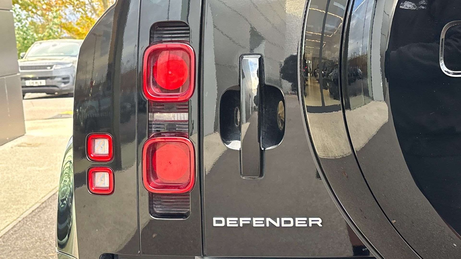 Used Land Rover Defender 2023 for sale - 76515528: Photo 26