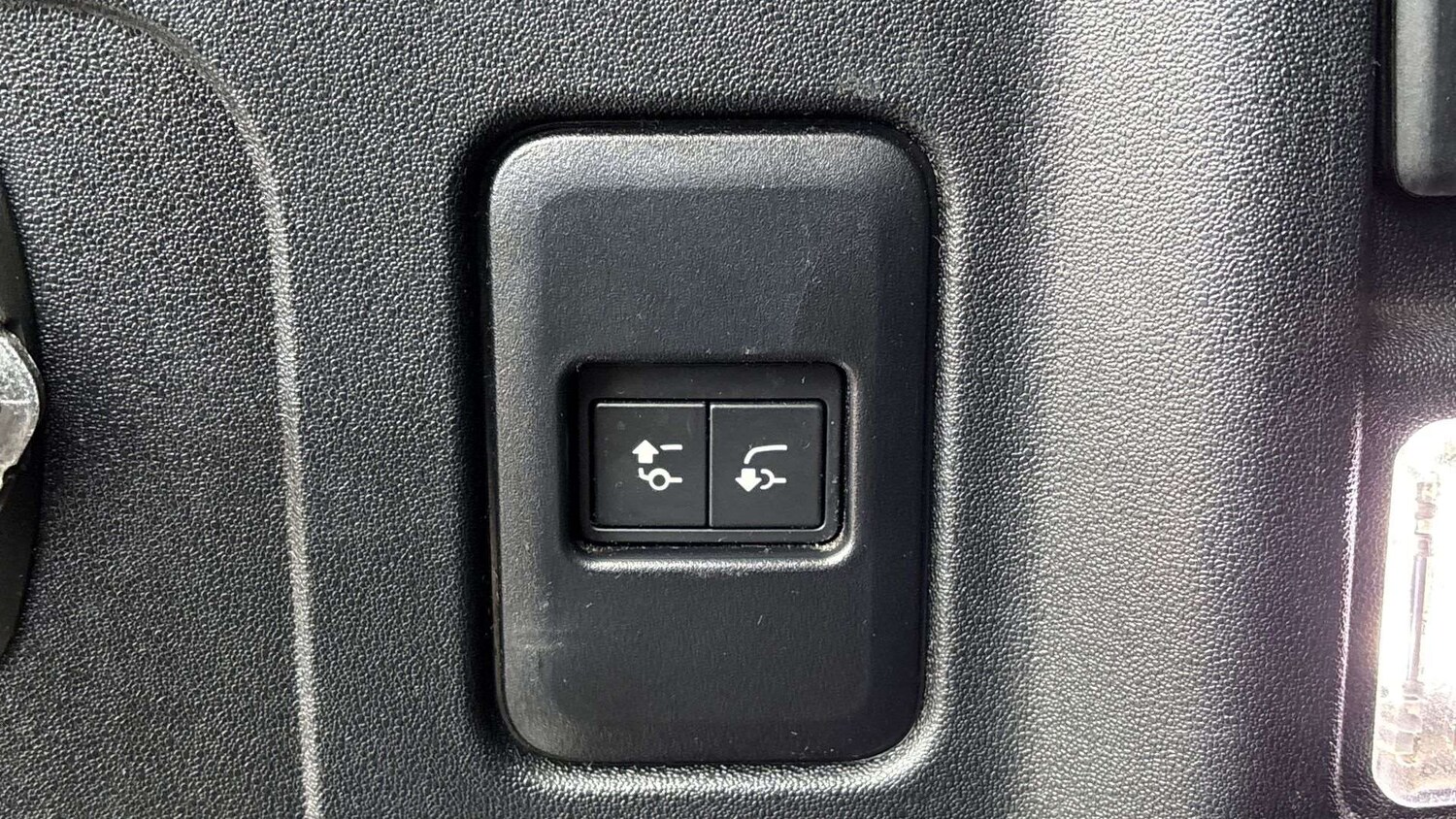 Used Land Rover Defender 2023 for sale - 76515528: Photo 27