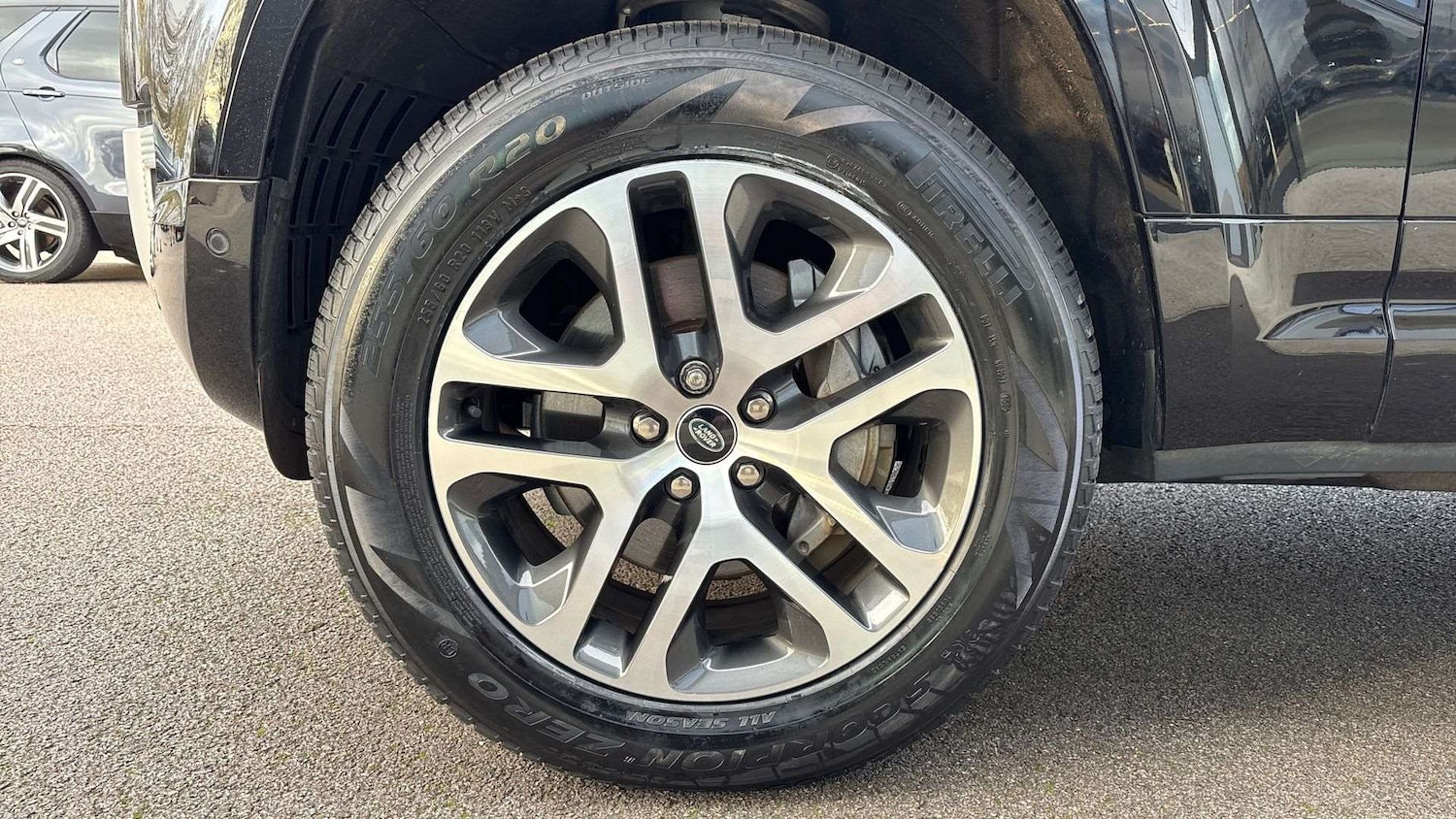 Used Land Rover Defender 2023 for sale - 76515528: Photo 32