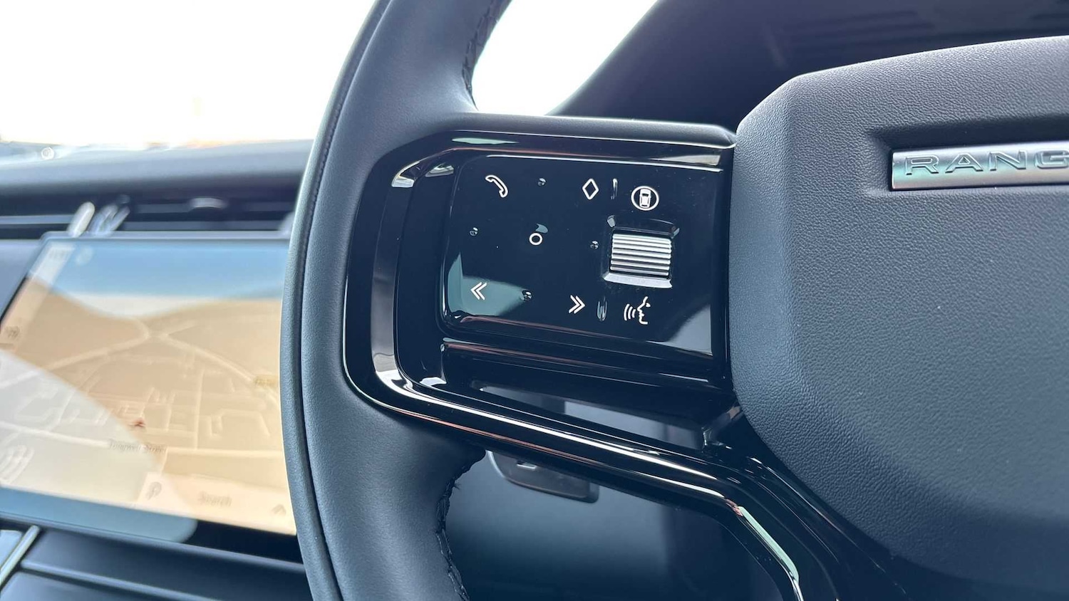 Used Land Rover Range Rover Evoque 2025 for sale - 77334078: Photo 31