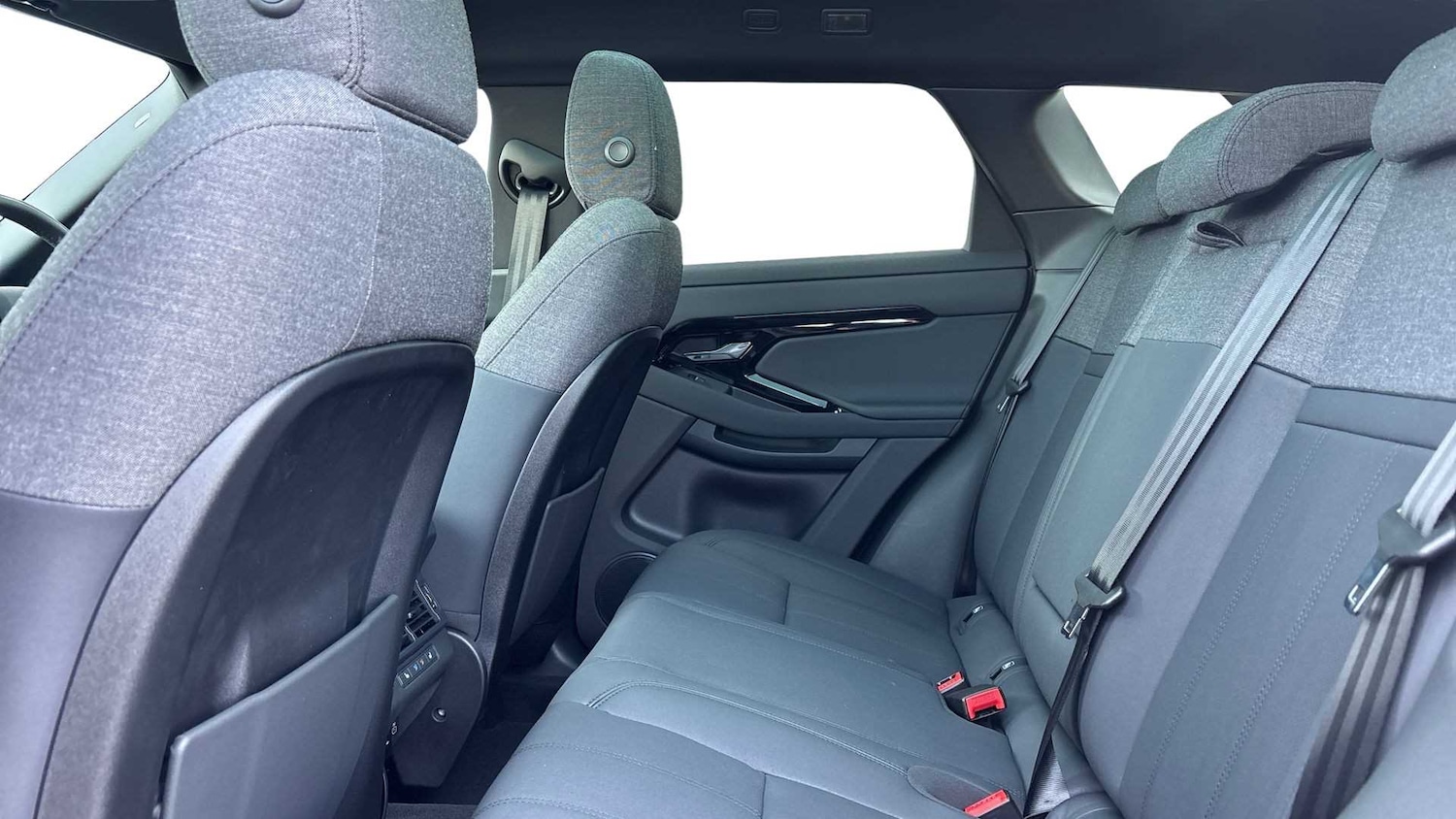 Used Land Rover Range Rover Evoque 2025 for sale - 77334078: Photo 4