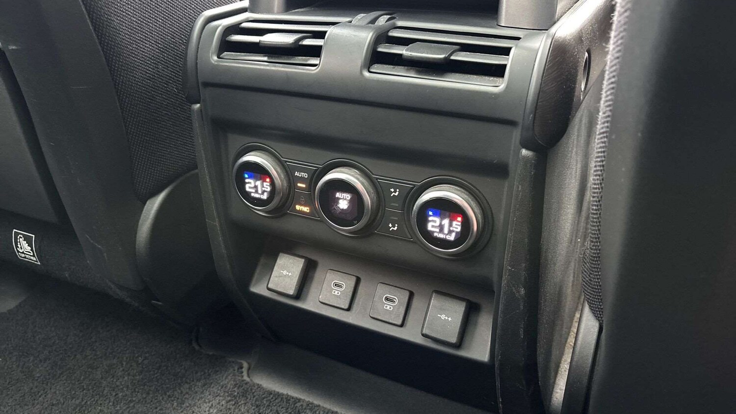 Used Land Rover Defender 2021 for sale - 77674730: Photo 18