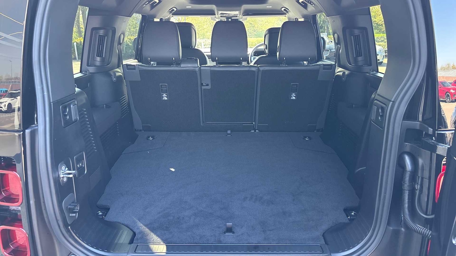 Used Land Rover Defender 2025 for sale - 76459855: Photo 10