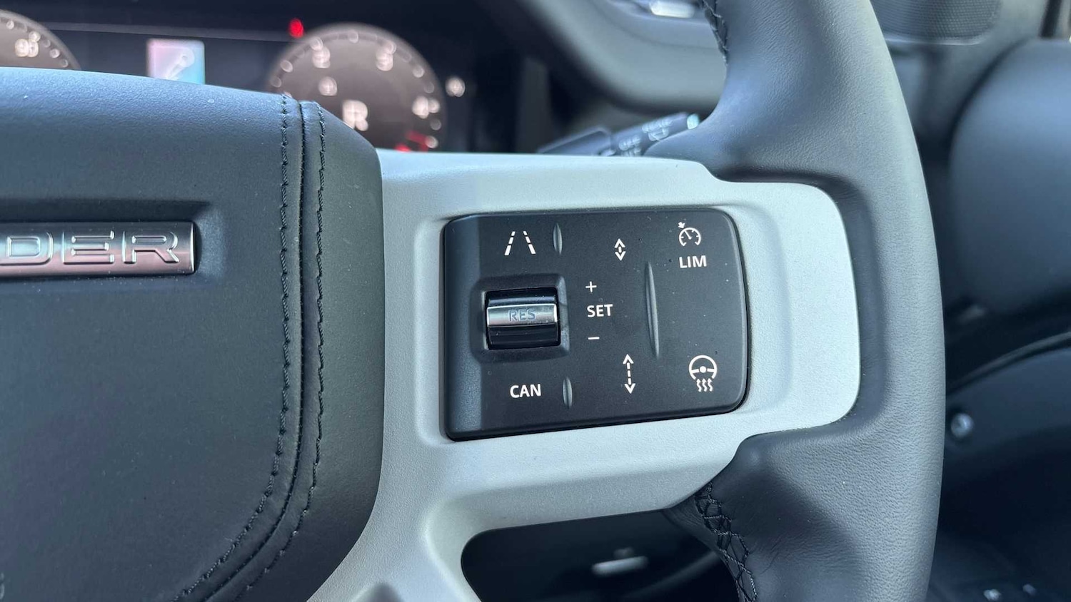 Used Land Rover Defender 2025 for sale - 76459855: Photo 30