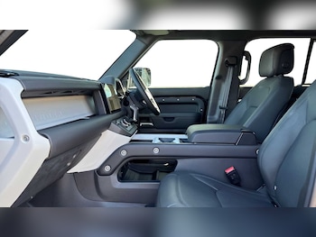 Used Land Rover Defender 2025 for sale - 76459855: Photo