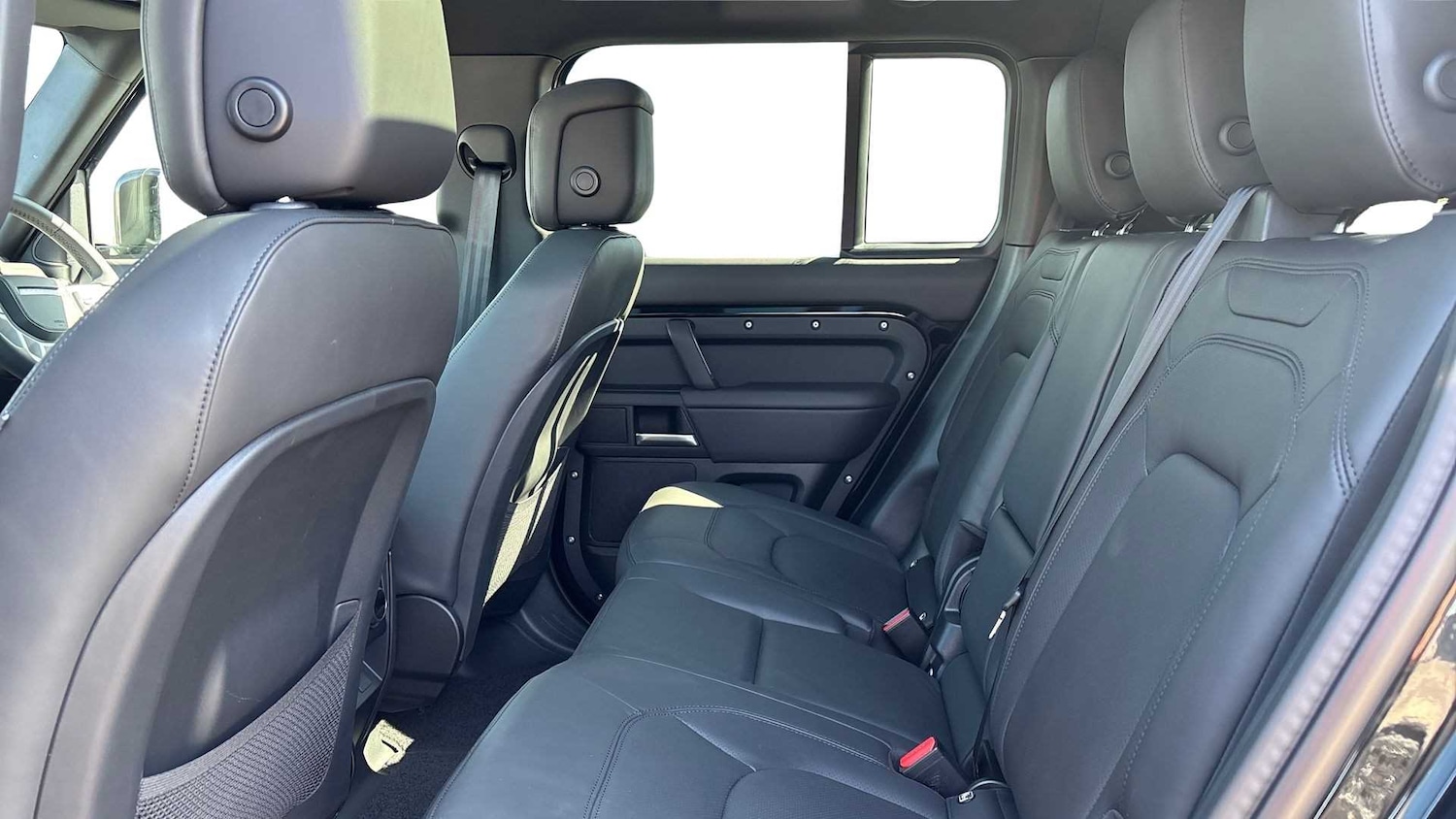 Used Land Rover Defender 2025 for sale - 76459855: Photo 4