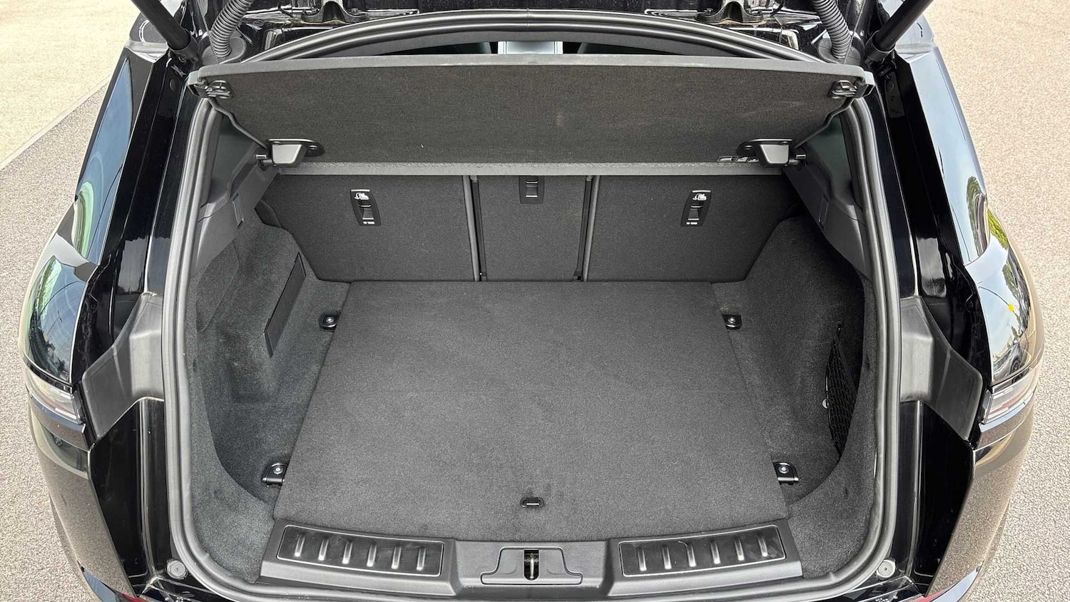 Used Land Rover Range Rover Evoque 2025 for sale - 76460680: Photo 10