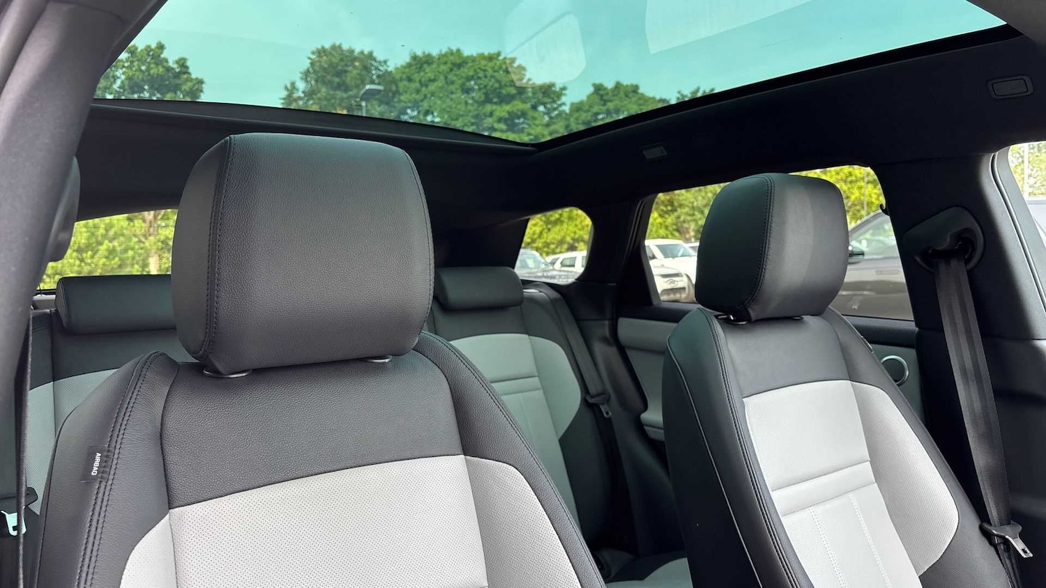 Used Land Rover Range Rover Evoque 2025 for sale - 76460680: Photo 28