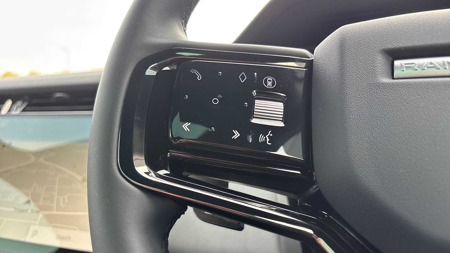 Used Land Rover Range Rover Evoque 2025 for sale - 76460680: Photo 30