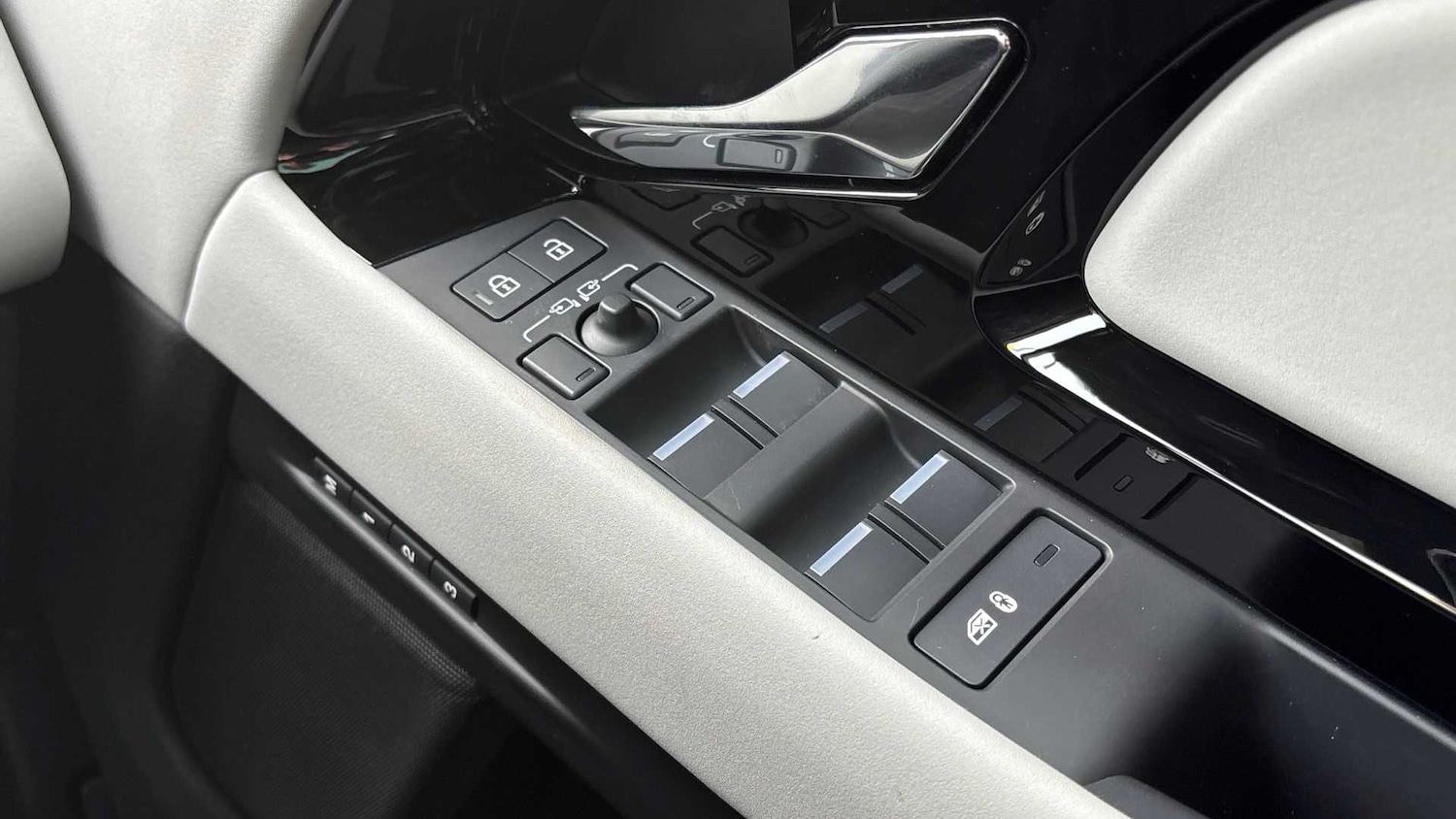 Used Land Rover Range Rover Evoque 2025 for sale - 76460680: Photo 32