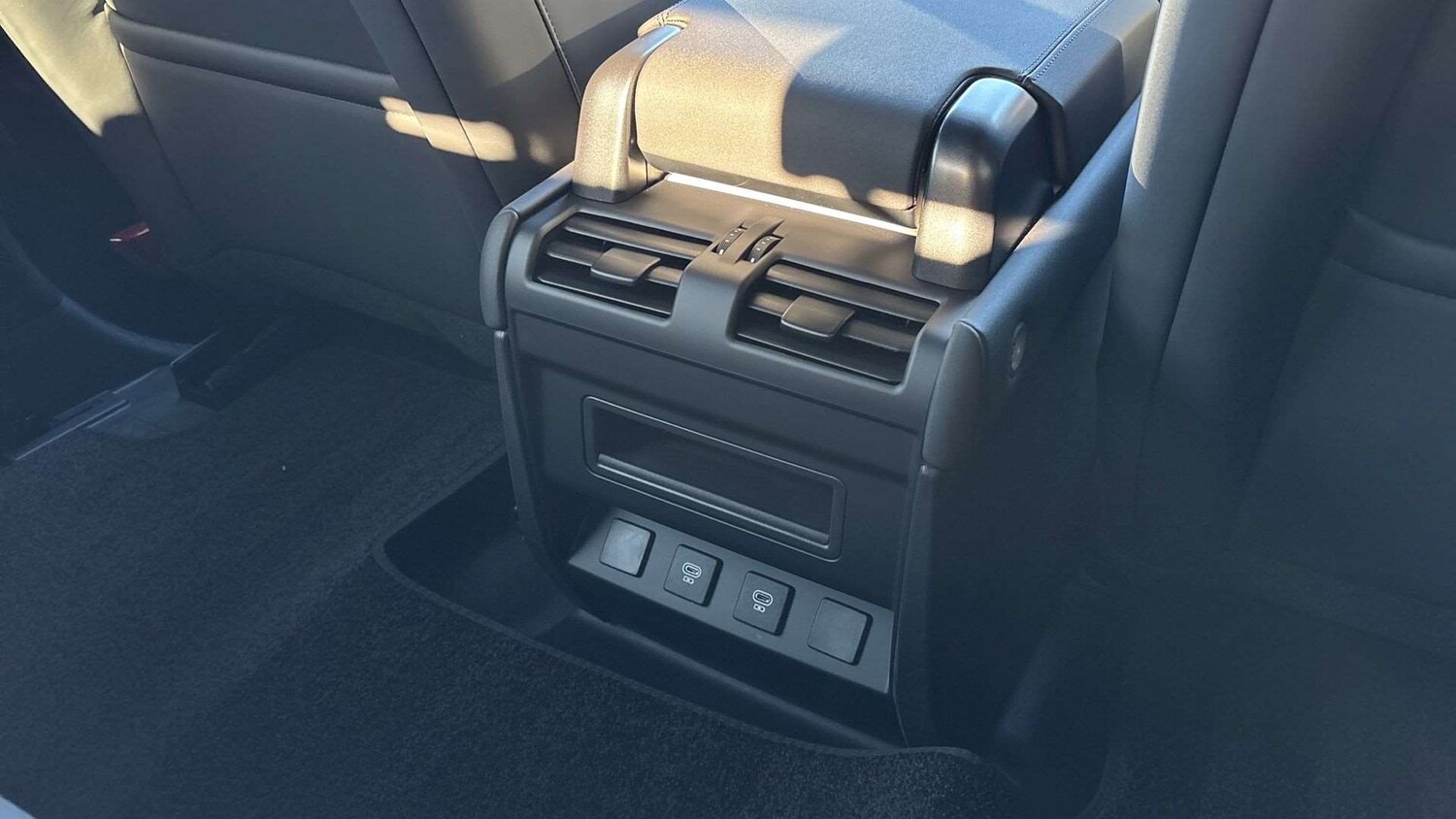 Used Land Rover Defender 2025 for sale - 77928701: Photo 18