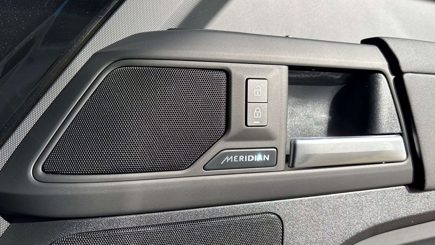 Used Land Rover Defender 2025 for sale - 77928701: Photo 32