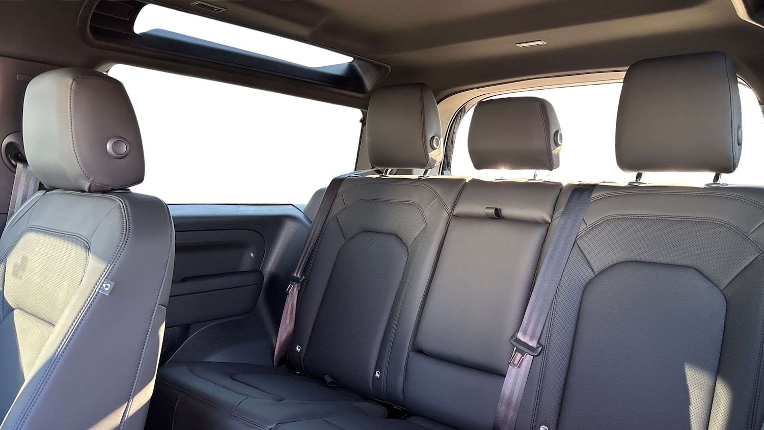 Used Land Rover Defender 2025 for sale - 77928701: Photo 4