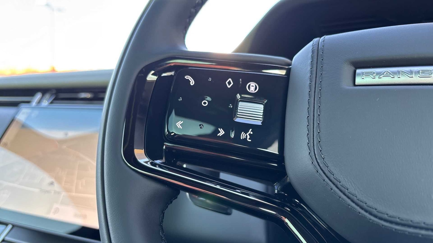 Used Land Rover Range Rover Evoque 2025 for sale - 76459995: Photo 31
