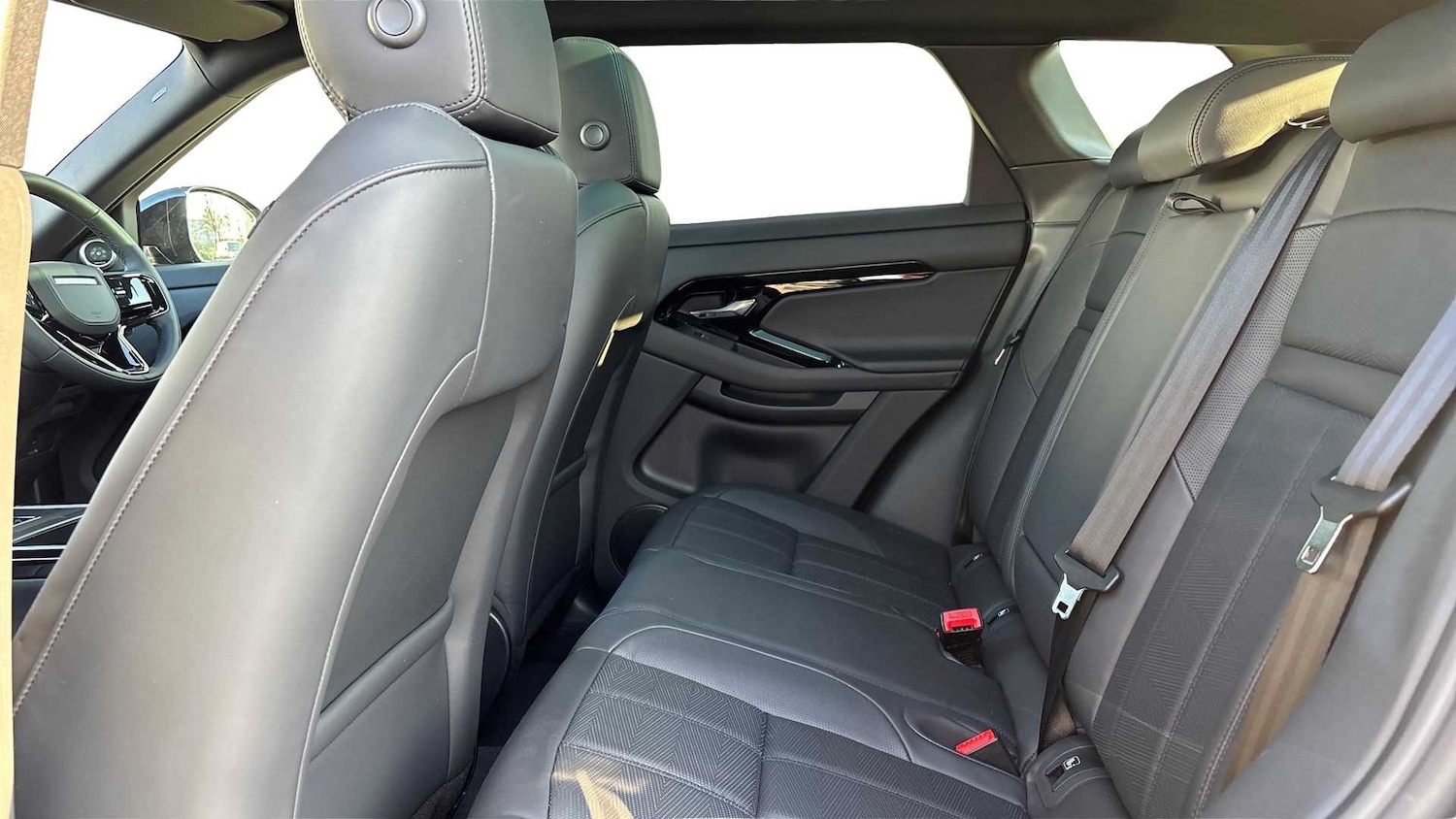 Used Land Rover Range Rover Evoque 2025 for sale - 76459995: Photo 4