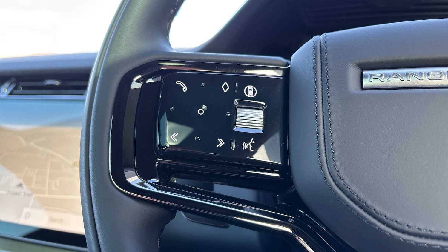 Used Land Rover Range Rover Evoque 2025 for sale - 76459797: Photo 31