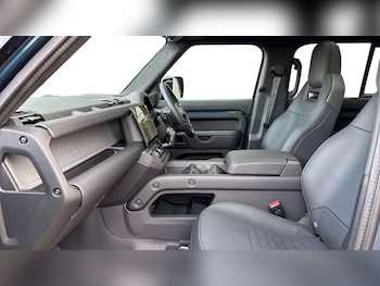 Used Land Rover Defender 2025 for sale - 77429010: Photo
