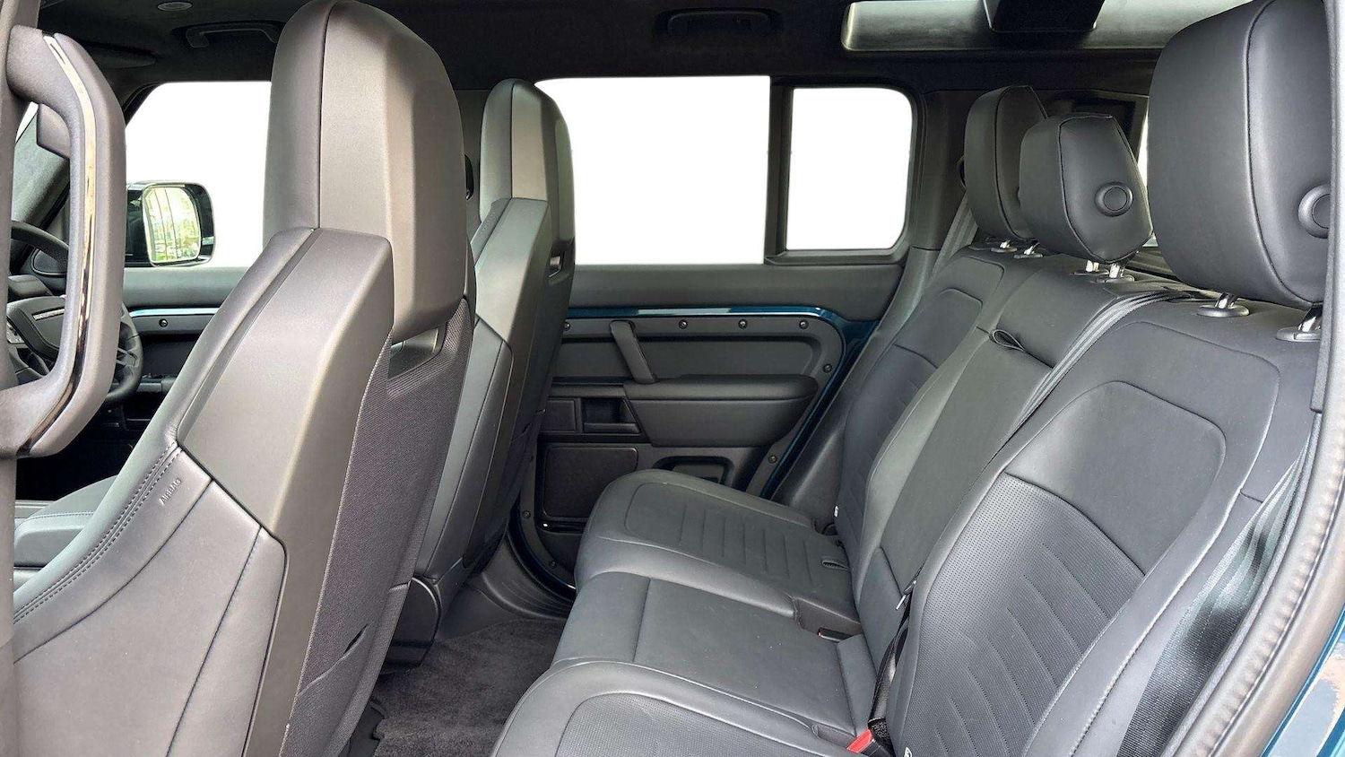 Used Land Rover Defender 2025 for sale - 77429010: Photo 4