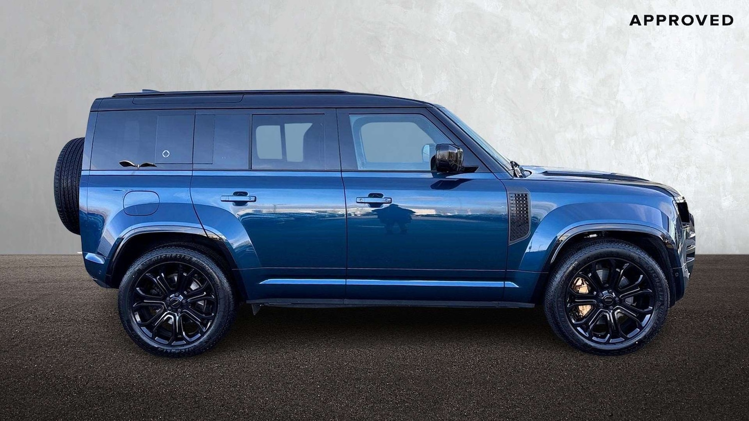 Used Land Rover Defender 2025 for sale - 77429010: Photo 5