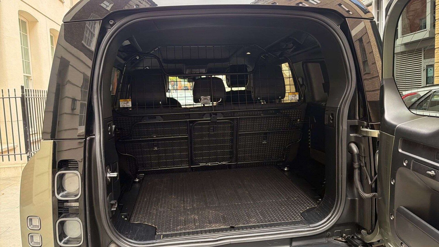 Used Land Rover Defender 2020 for sale - 78174016: Photo 10