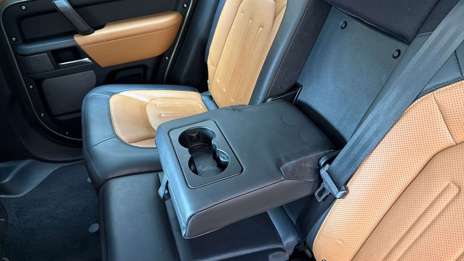 Used Land Rover Defender 2020 for sale - 78174016: Photo 32