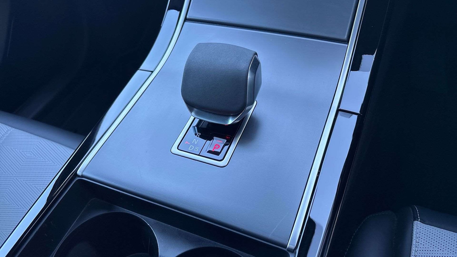 Used Land Rover Range Rover Velar 2024 for sale - 76460412: Photo 13