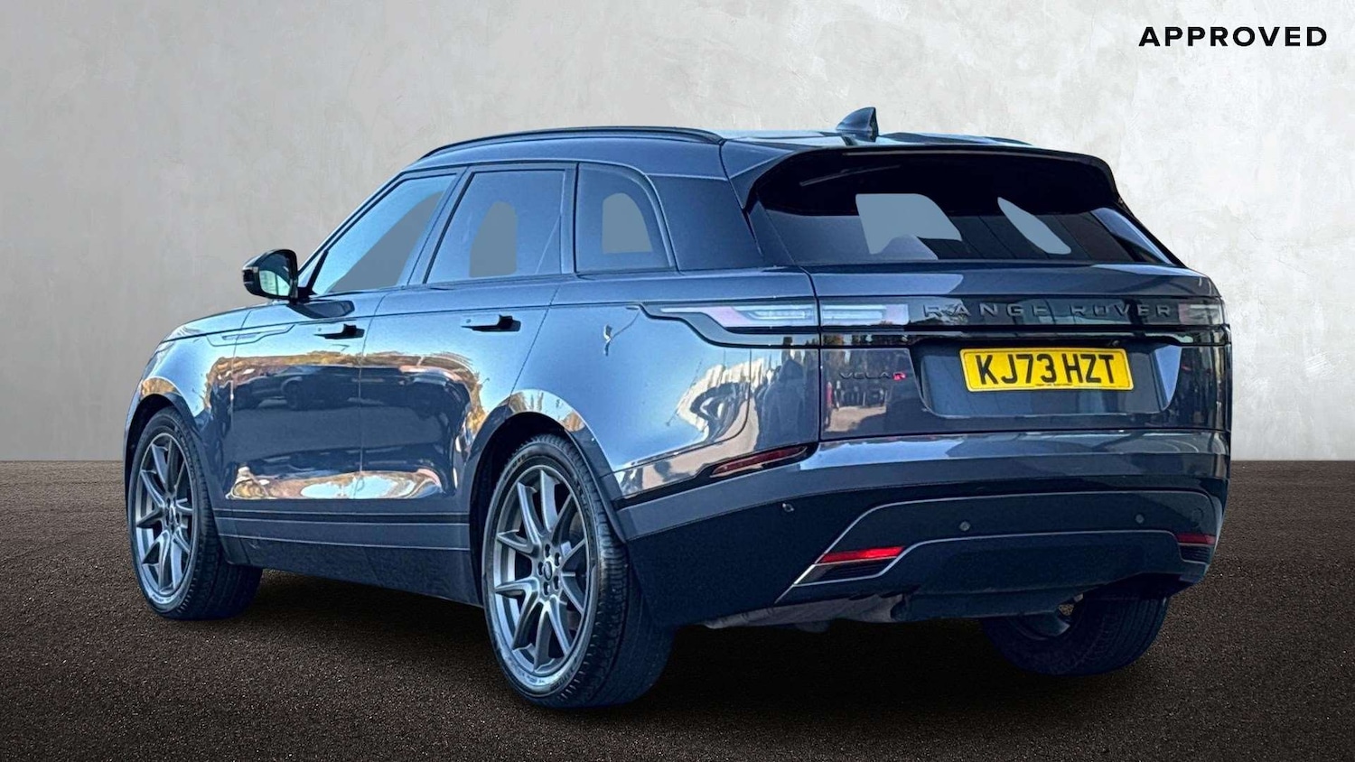 Used Land Rover Range Rover Velar 2024 for sale - 76460412: Photo 2