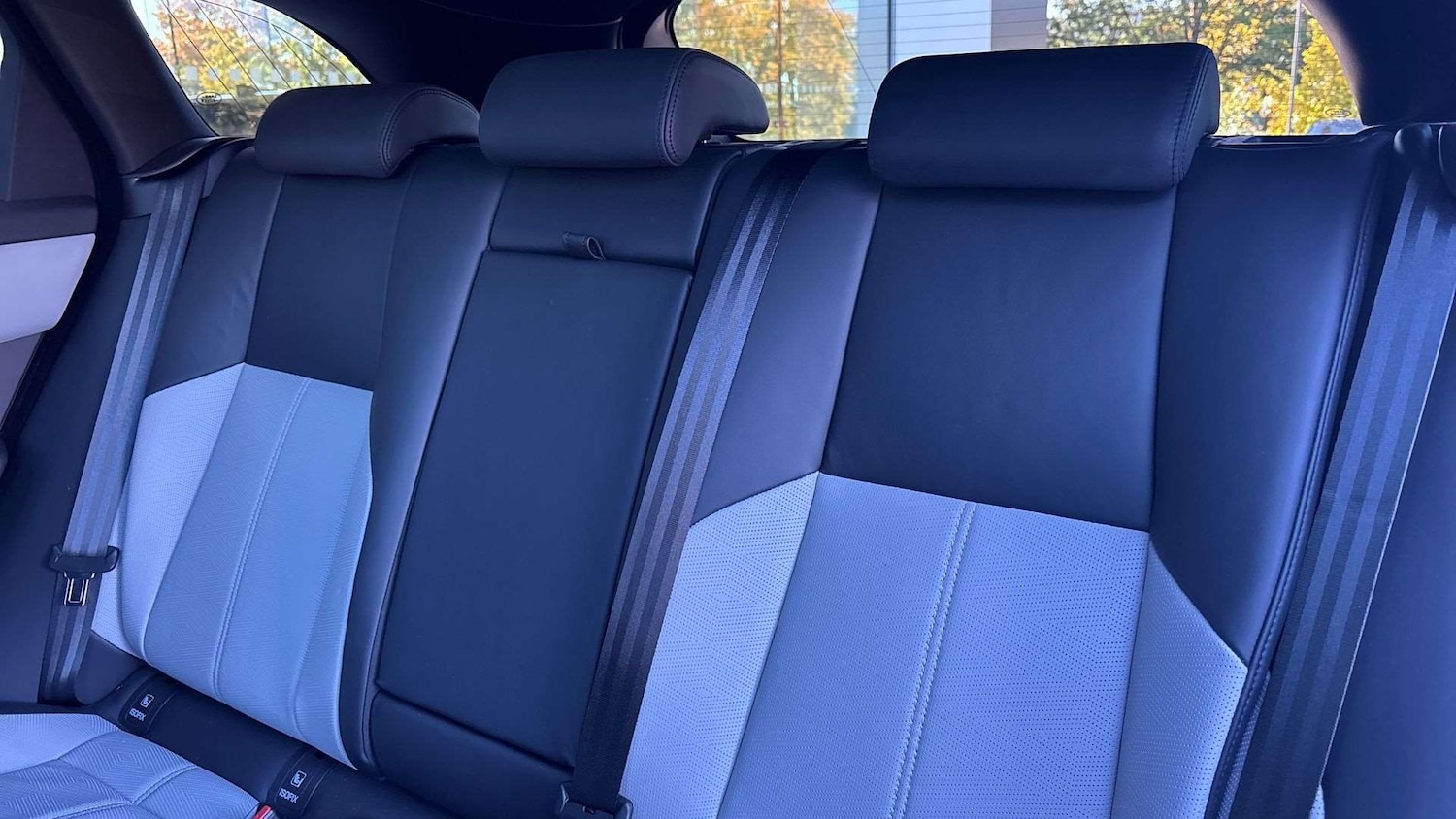 Used Land Rover Range Rover Velar 2024 for sale - 76460412: Photo 27