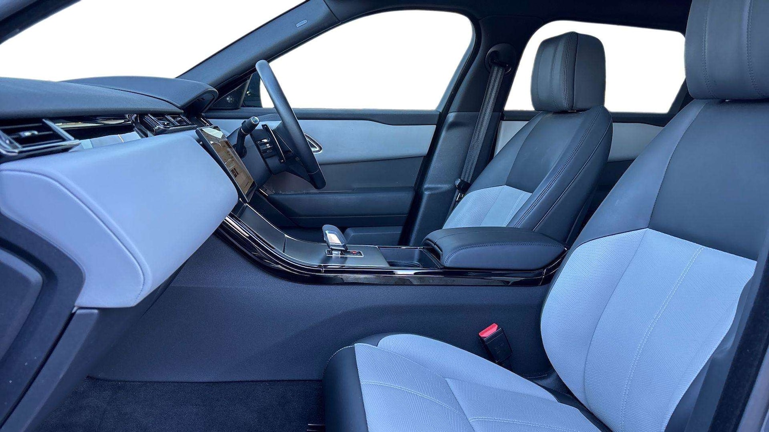 Used Land Rover Range Rover Velar 2024 for sale - 76460412: Photo 3