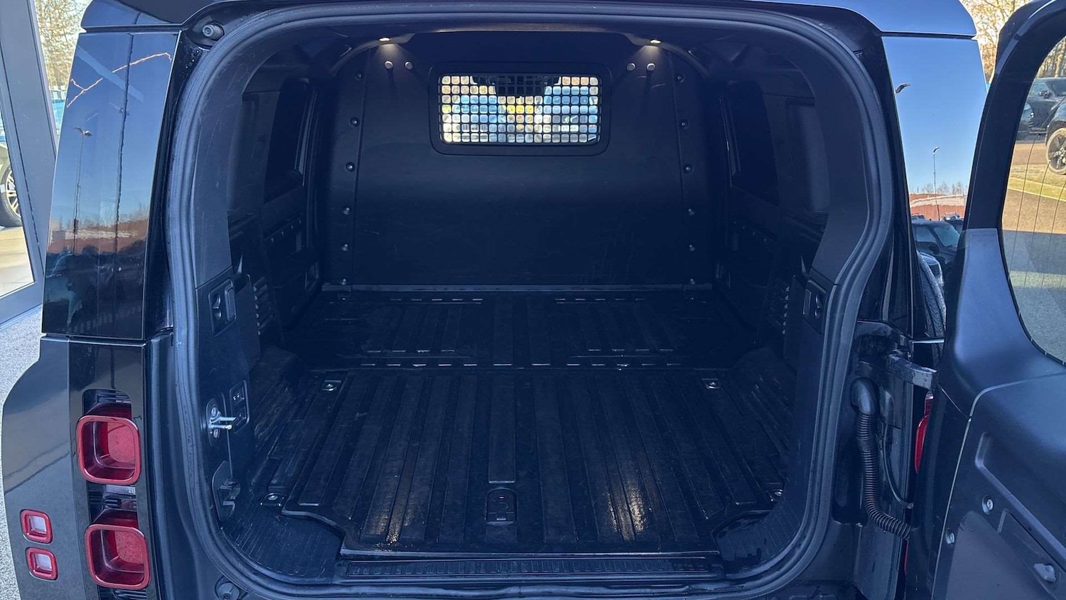 Used Land Rover Defender 110 2022 for sale - 77068505: Photo 10