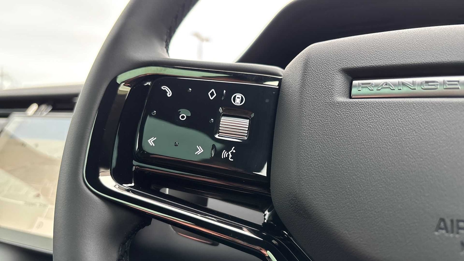 Used Land Rover Range Rover Evoque 2025 for sale - 76460651: Photo 31