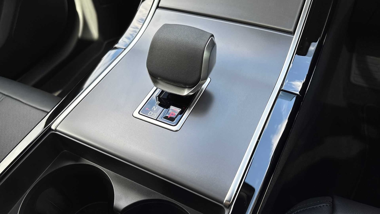 Used Land Rover Range Rover Velar 2025 for sale - 76540846: Photo 13