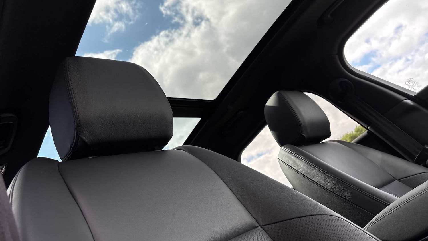 Used Land Rover Range Rover Velar 2025 for sale - 76540846: Photo 28