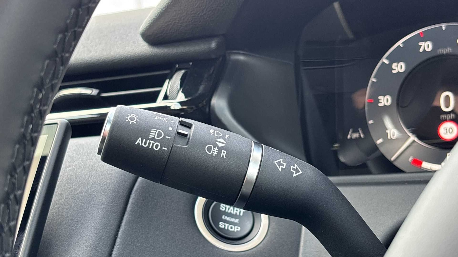 Used Land Rover Range Rover Velar 2025 for sale - 76540846: Photo 35