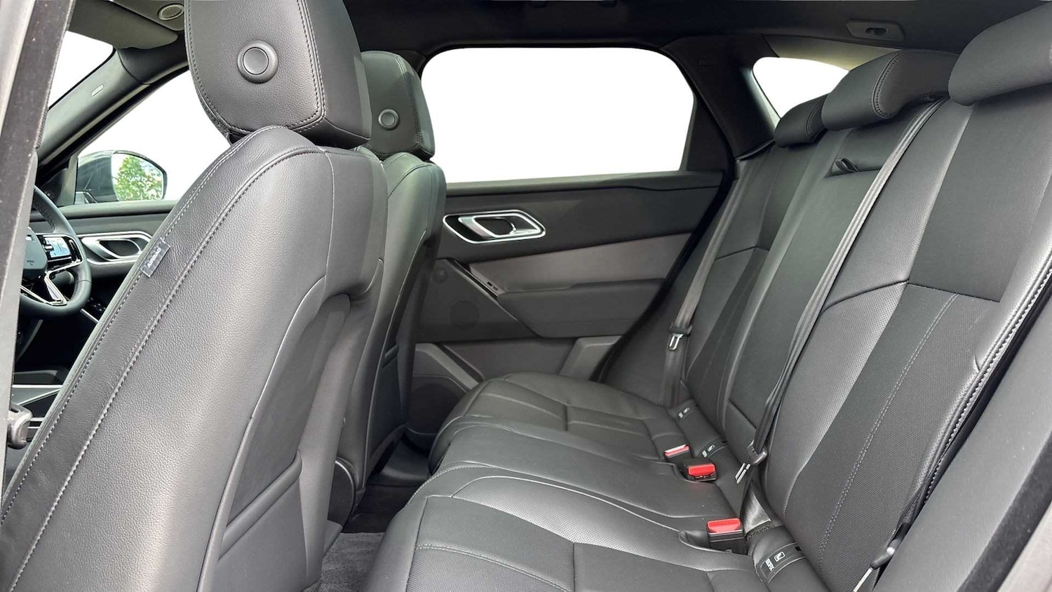 Used Land Rover Range Rover Velar 2025 for sale - 76540846: Photo 4