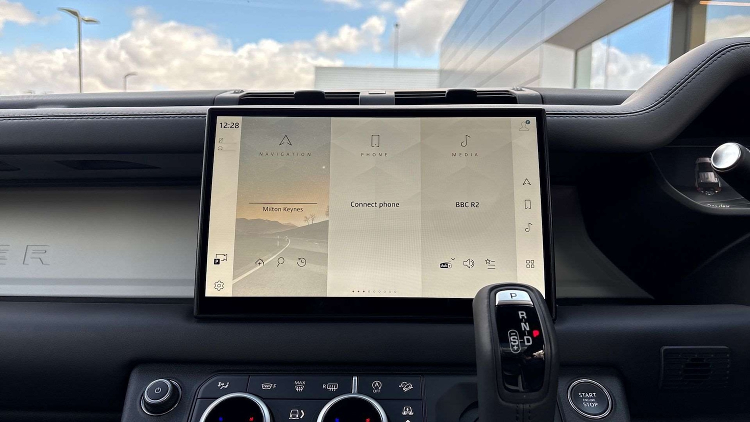 Used Land Rover Defender 2025 for sale - 76460660: Photo 14