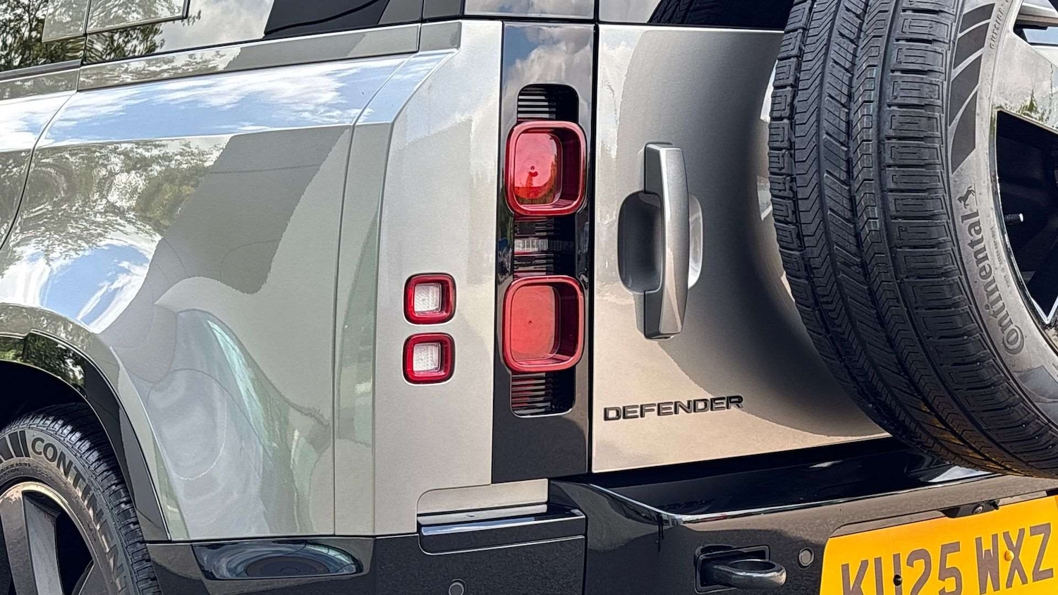 Used Land Rover Defender 2025 for sale - 76460660: Photo 19