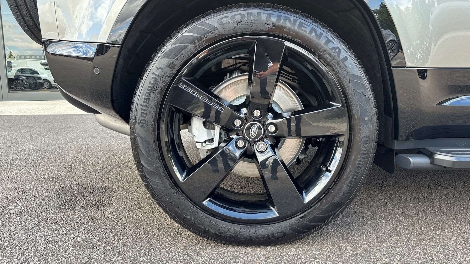 Used Land Rover Defender 2025 for sale - 76460660: Photo 23