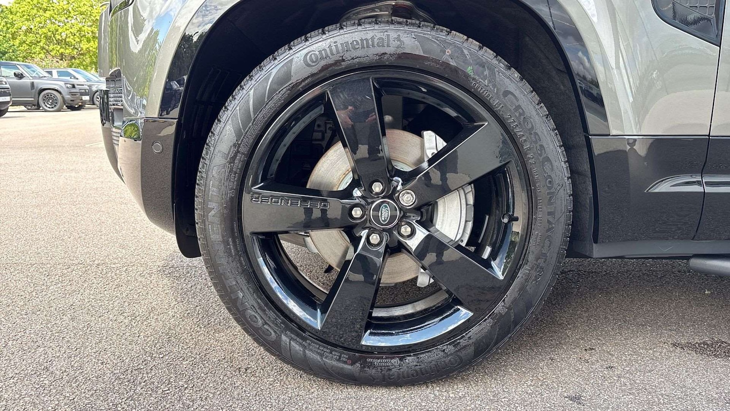 Used Land Rover Defender 2025 for sale - 76460660: Photo 25