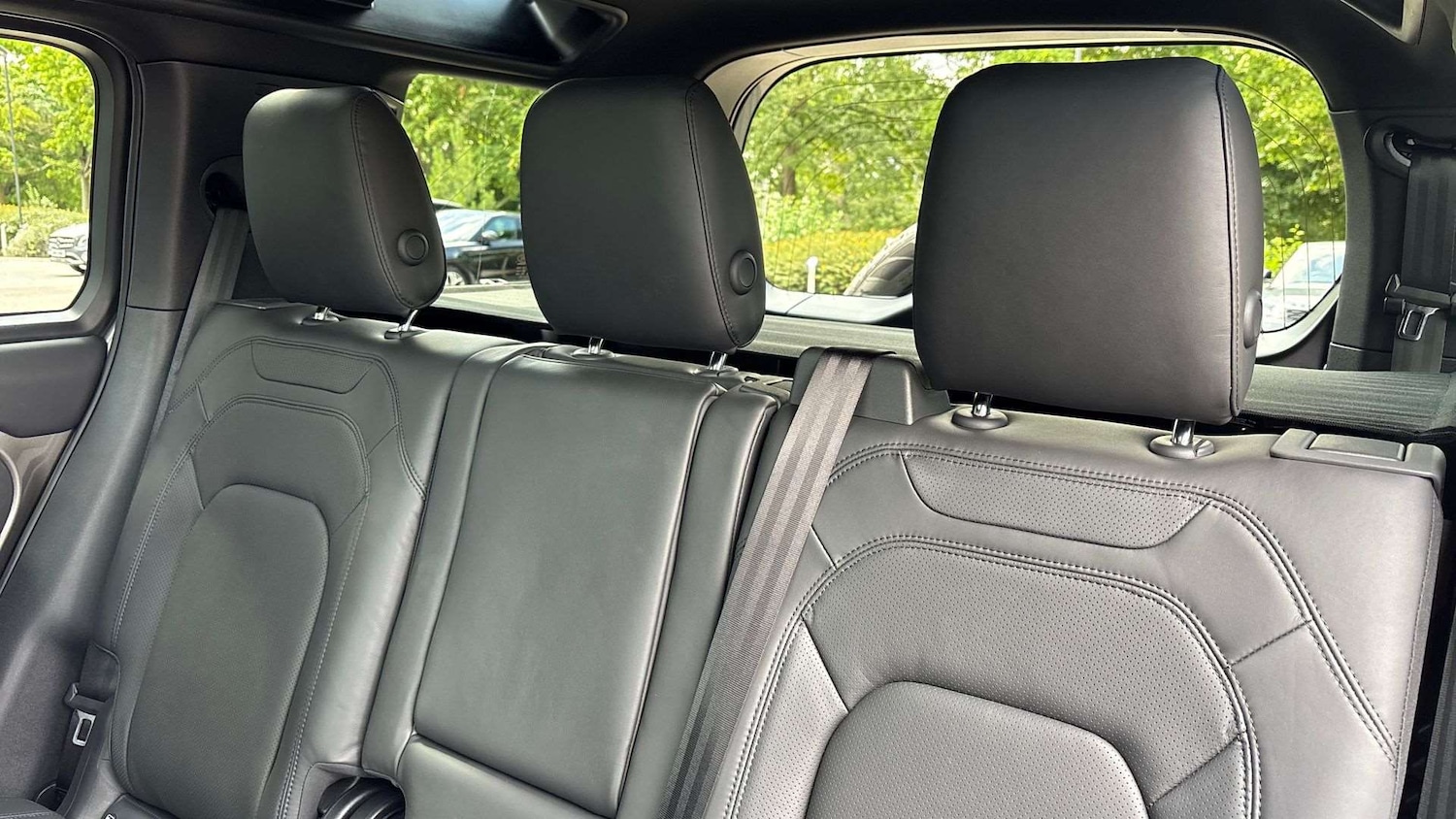 Used Land Rover Defender 2025 for sale - 76460660: Photo 26