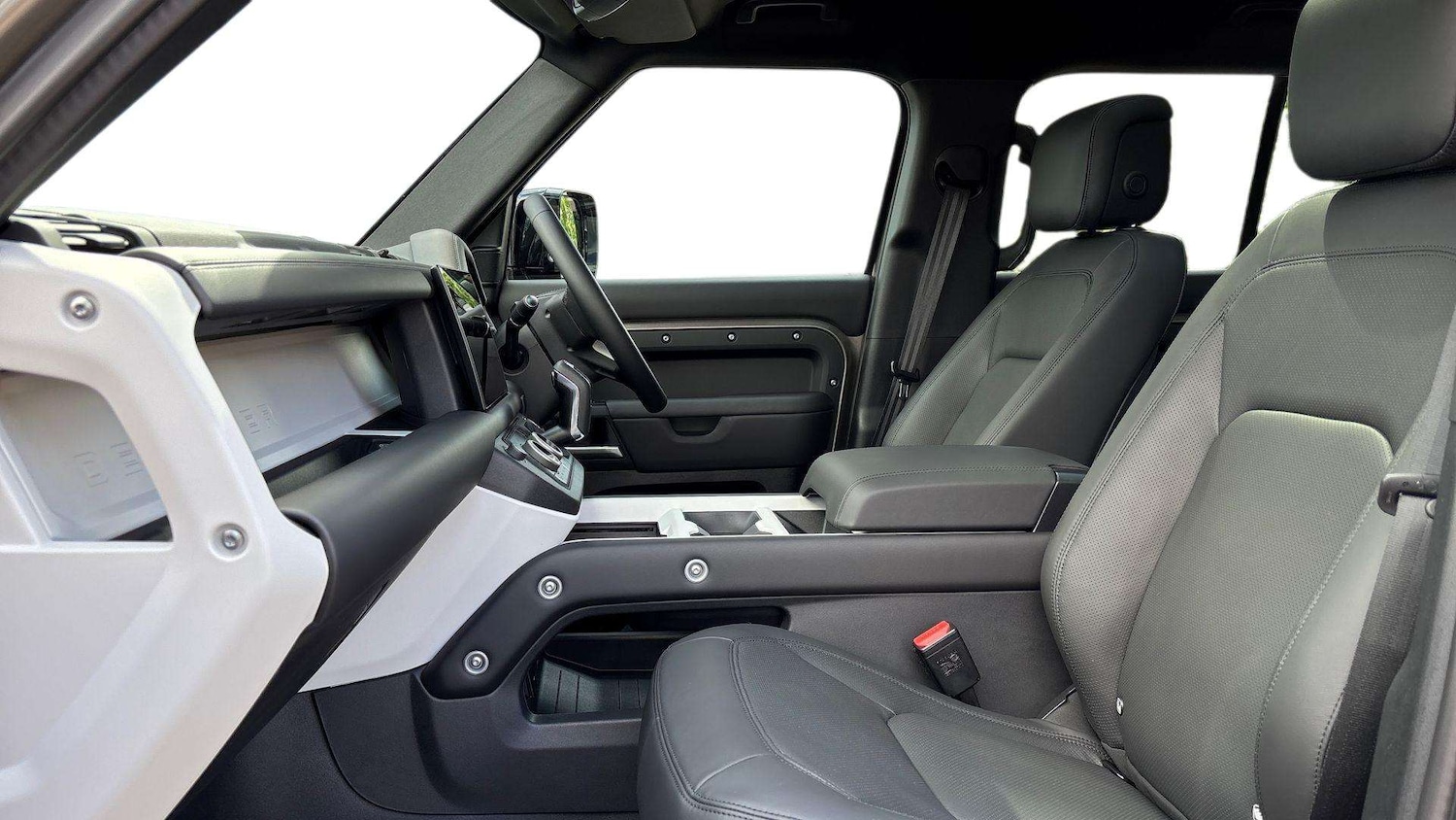 Used Land Rover Defender 2025 for sale - 76460660: Photo 3