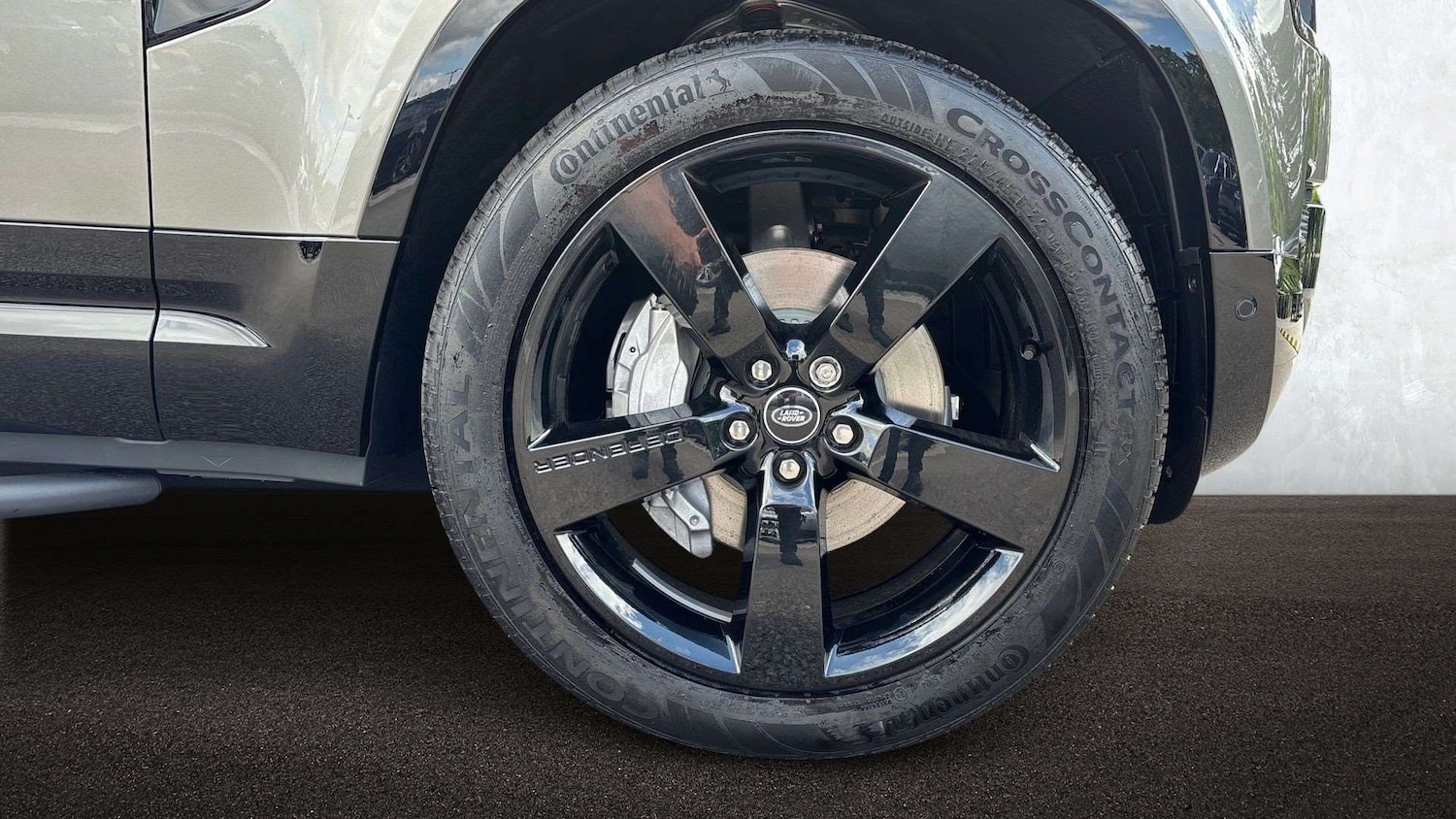 Used Land Rover Defender 2025 for sale - 76460660: Photo 8