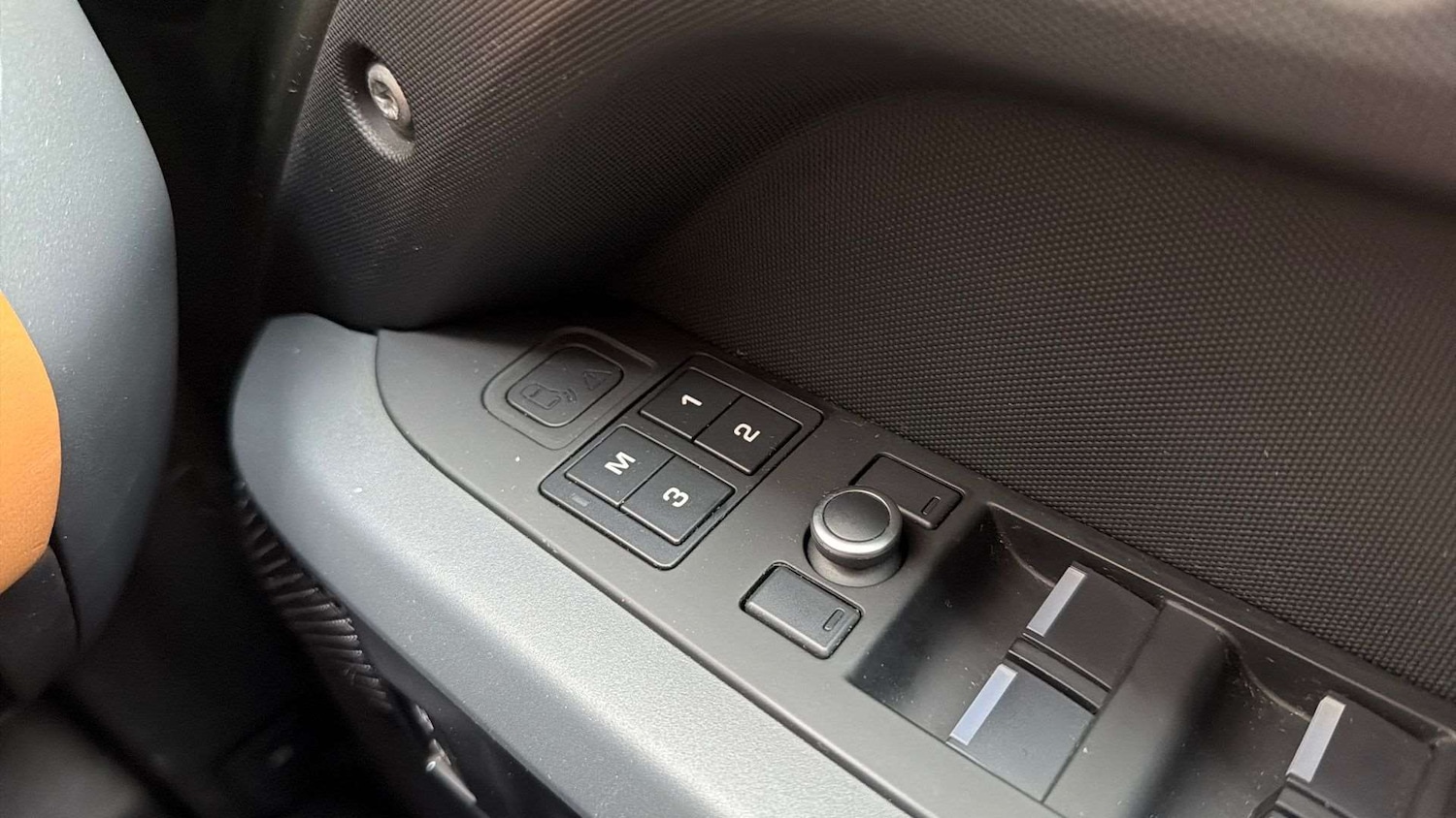 Used Land Rover Defender 2020 for sale - 77373780: Photo 25